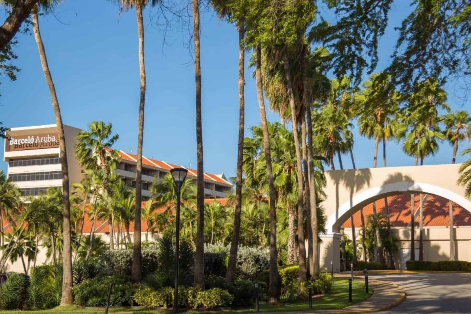 barcelo-aruba-resort-entrance