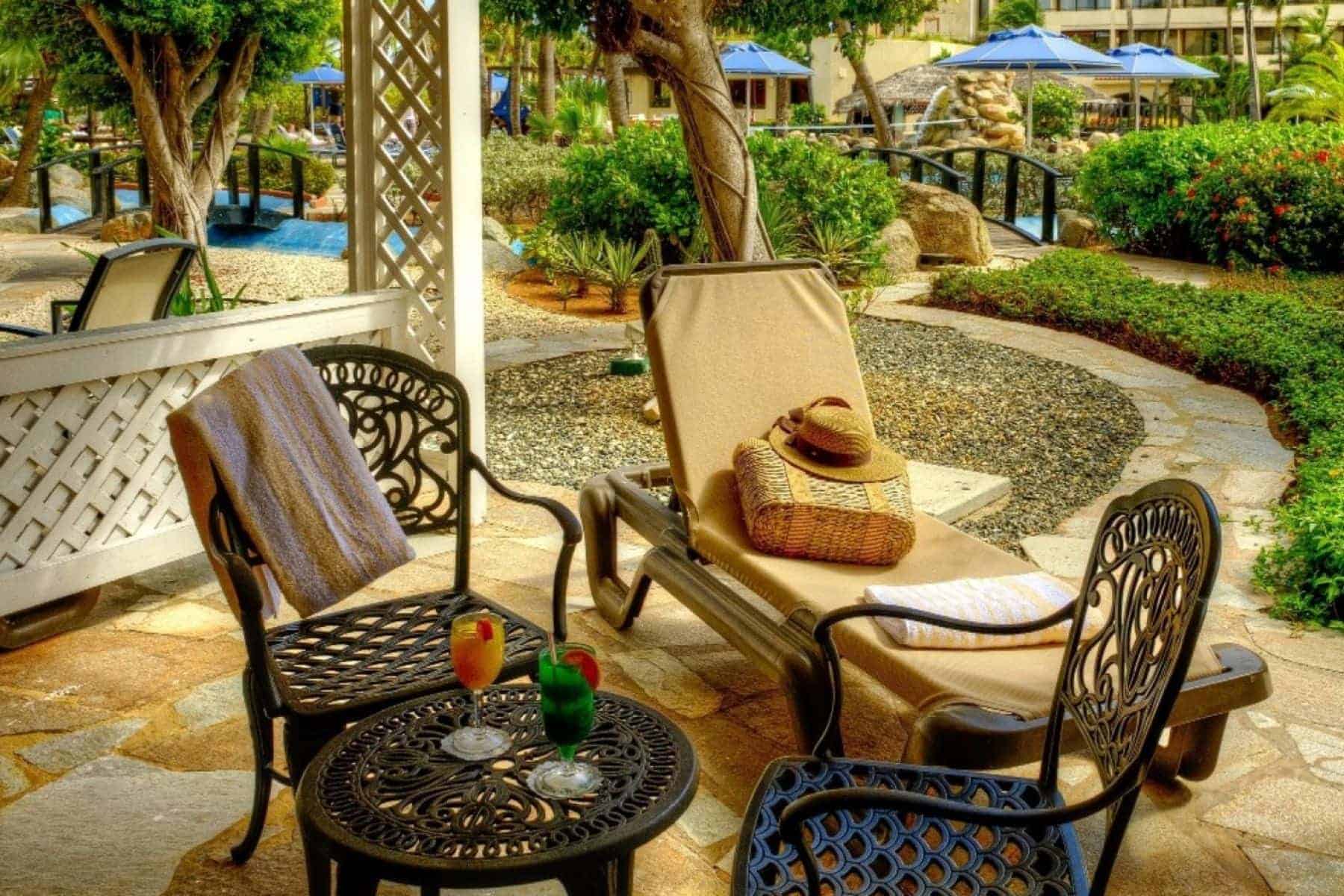 barcelo-aruba-resort-table