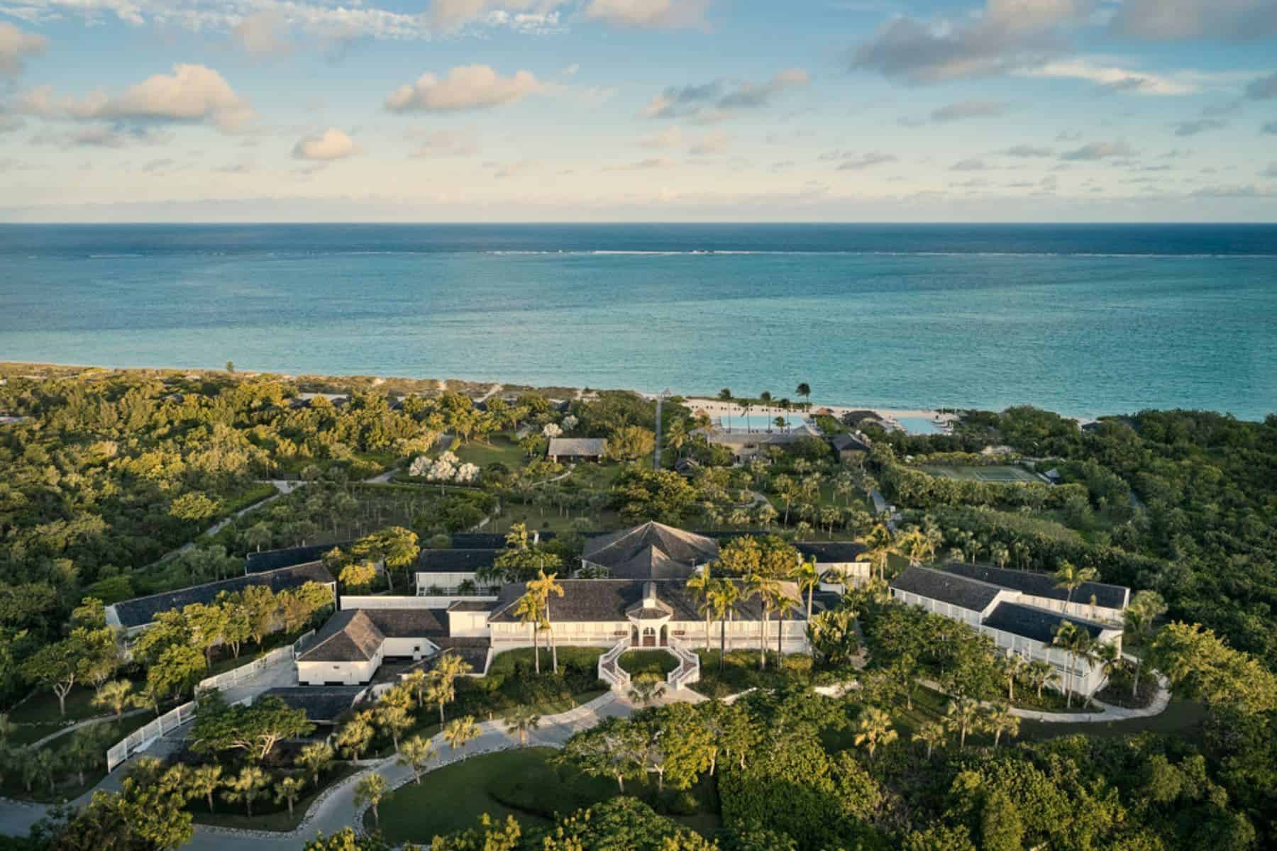 como-parrot-cay-resort-featured