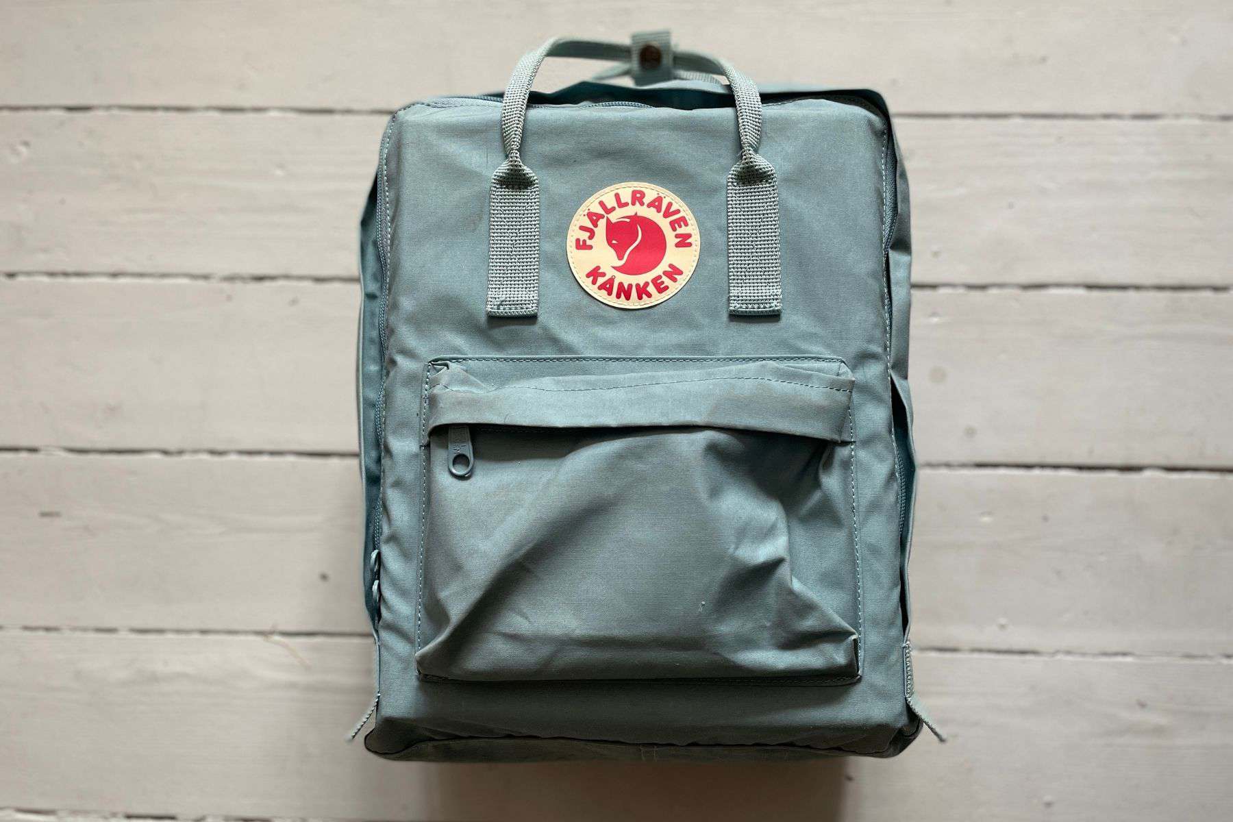 fjällräven-kånken-laptop-15-front-view