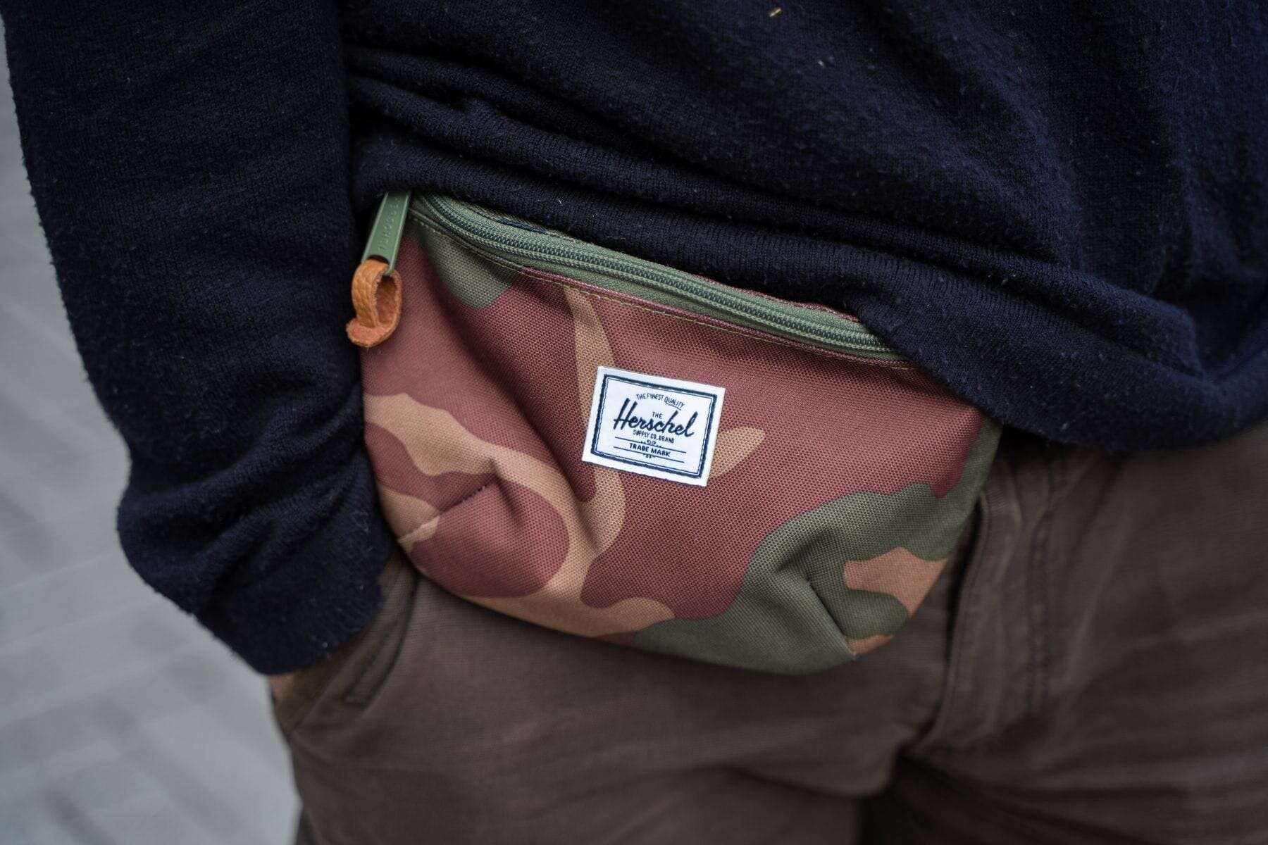 herschel-fourteen-belt-bag-close-up