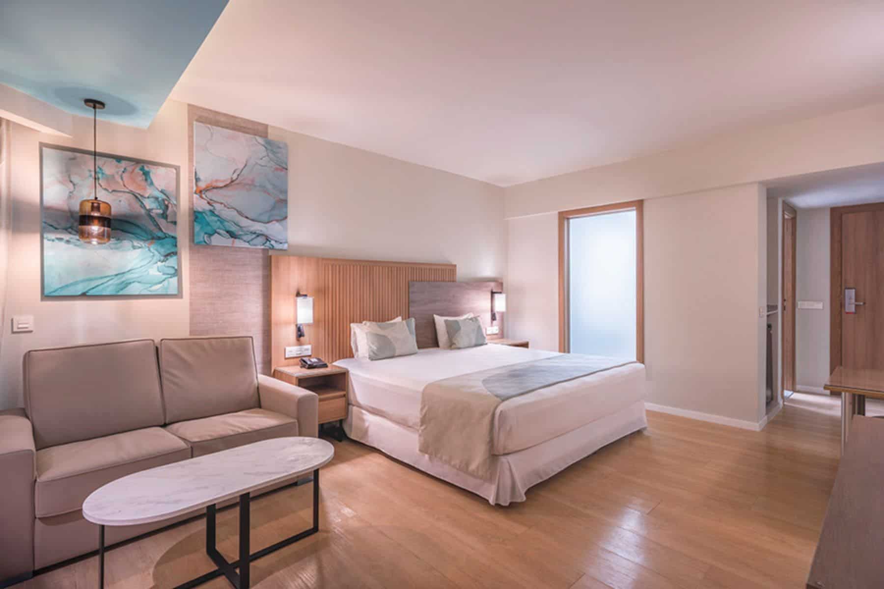 hotel-riu-palace-antillas-resort-bedroom