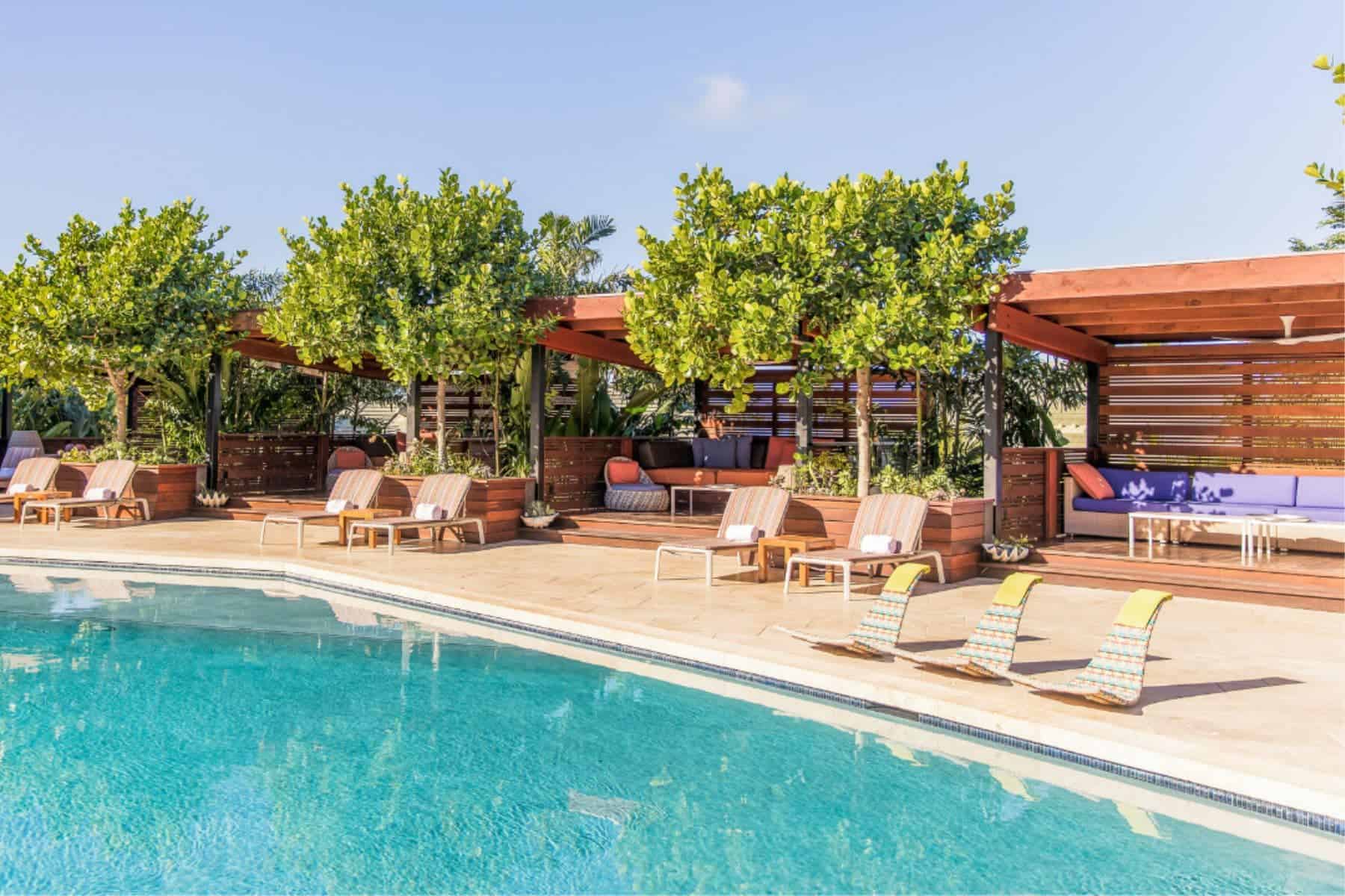 hotel-wailea-maui-pool-side