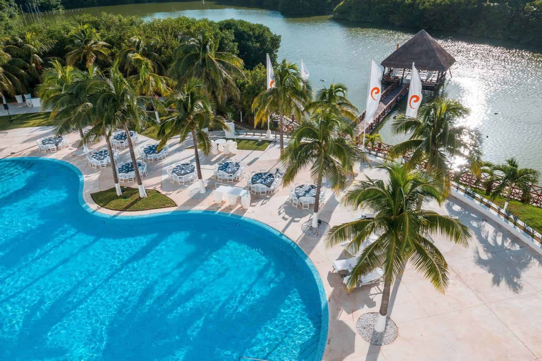 le-blanc-spa-resort-pool