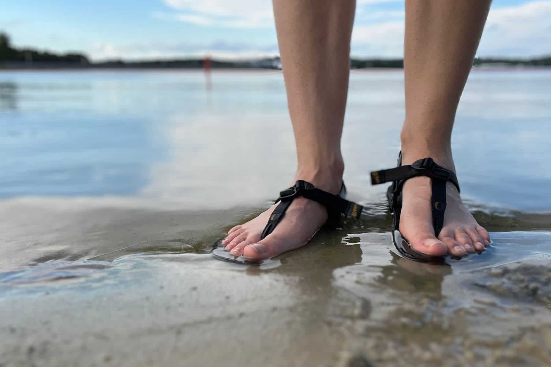 luna-sandals-mono-winged-use