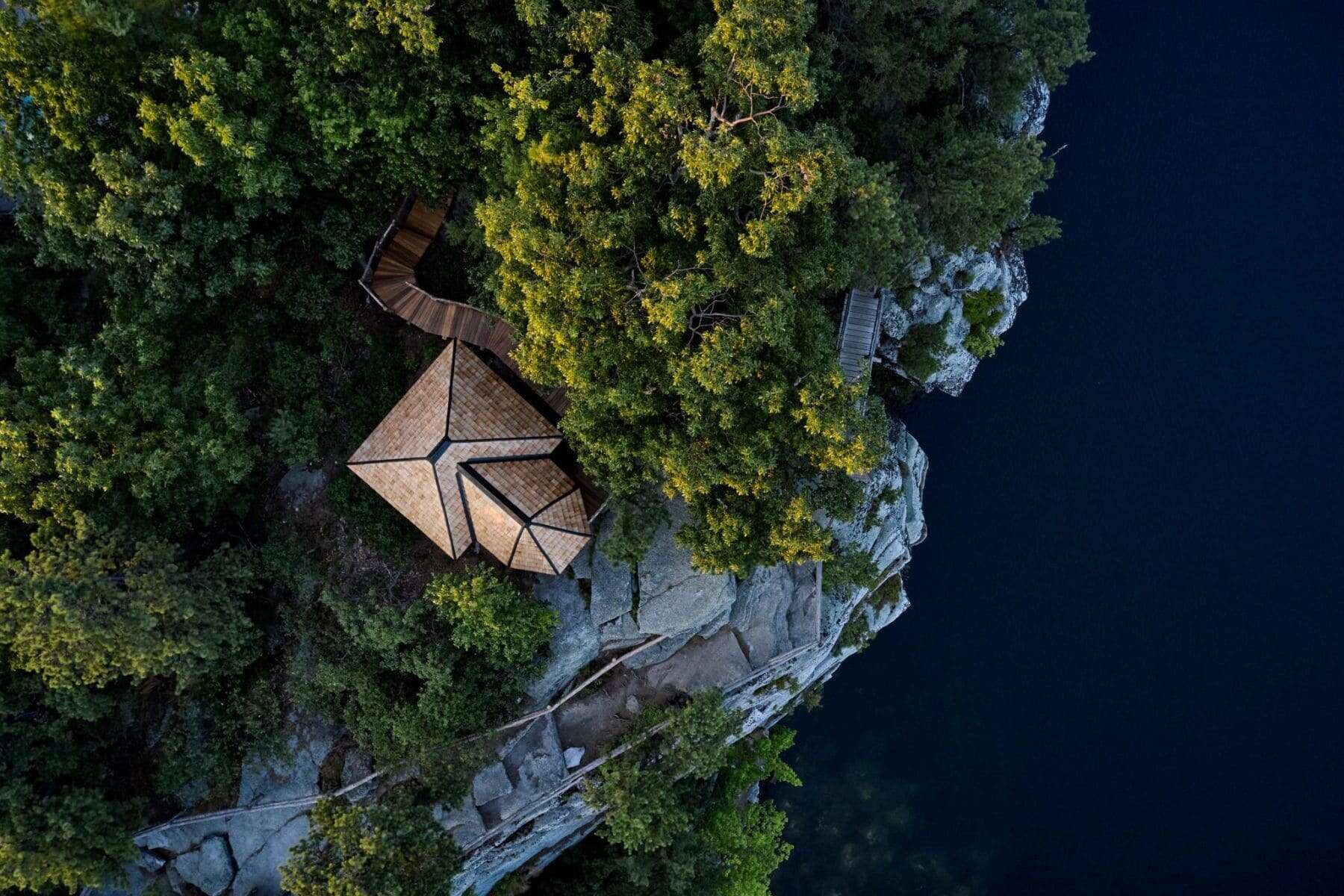 mohonk-mountain-house-new-paltz-new-york-aerial