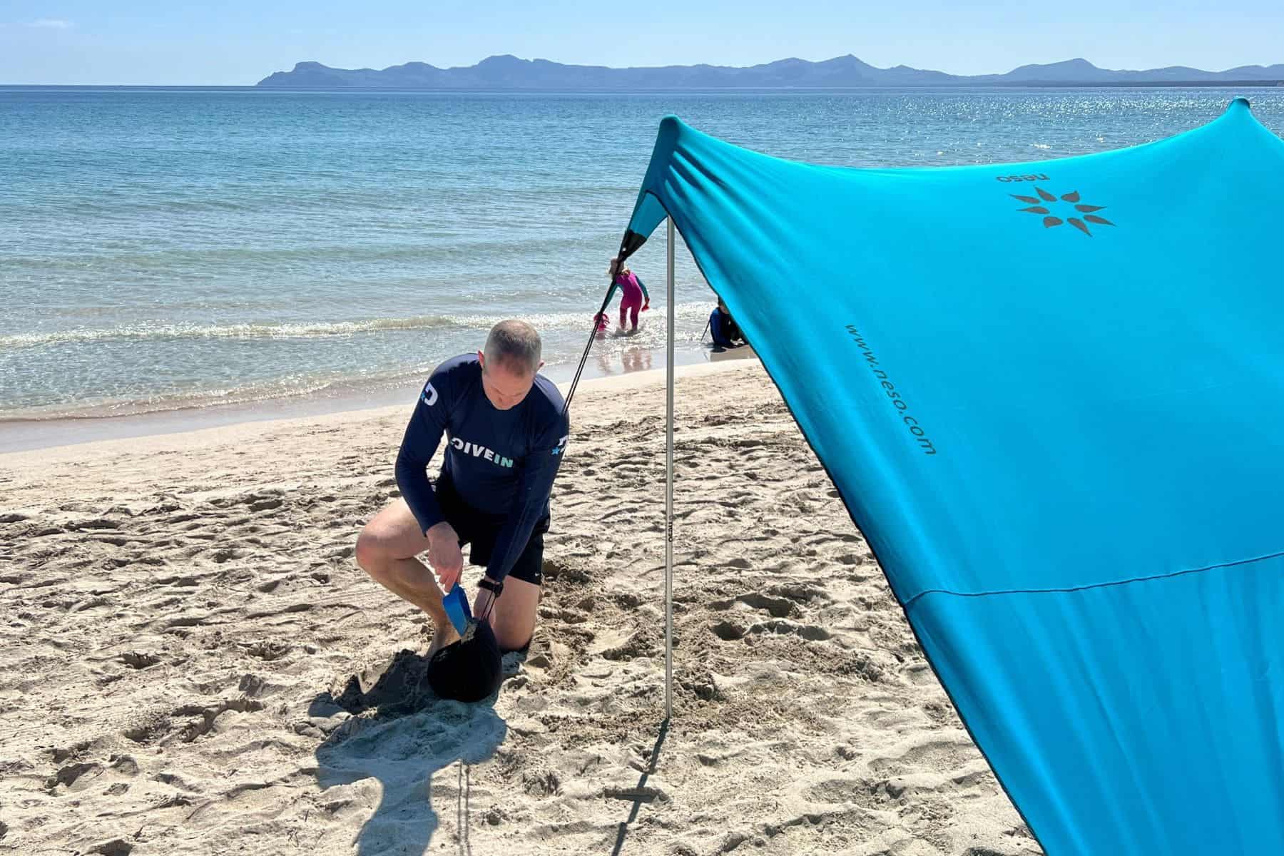 neso-tents-beach-filling-sand-bag