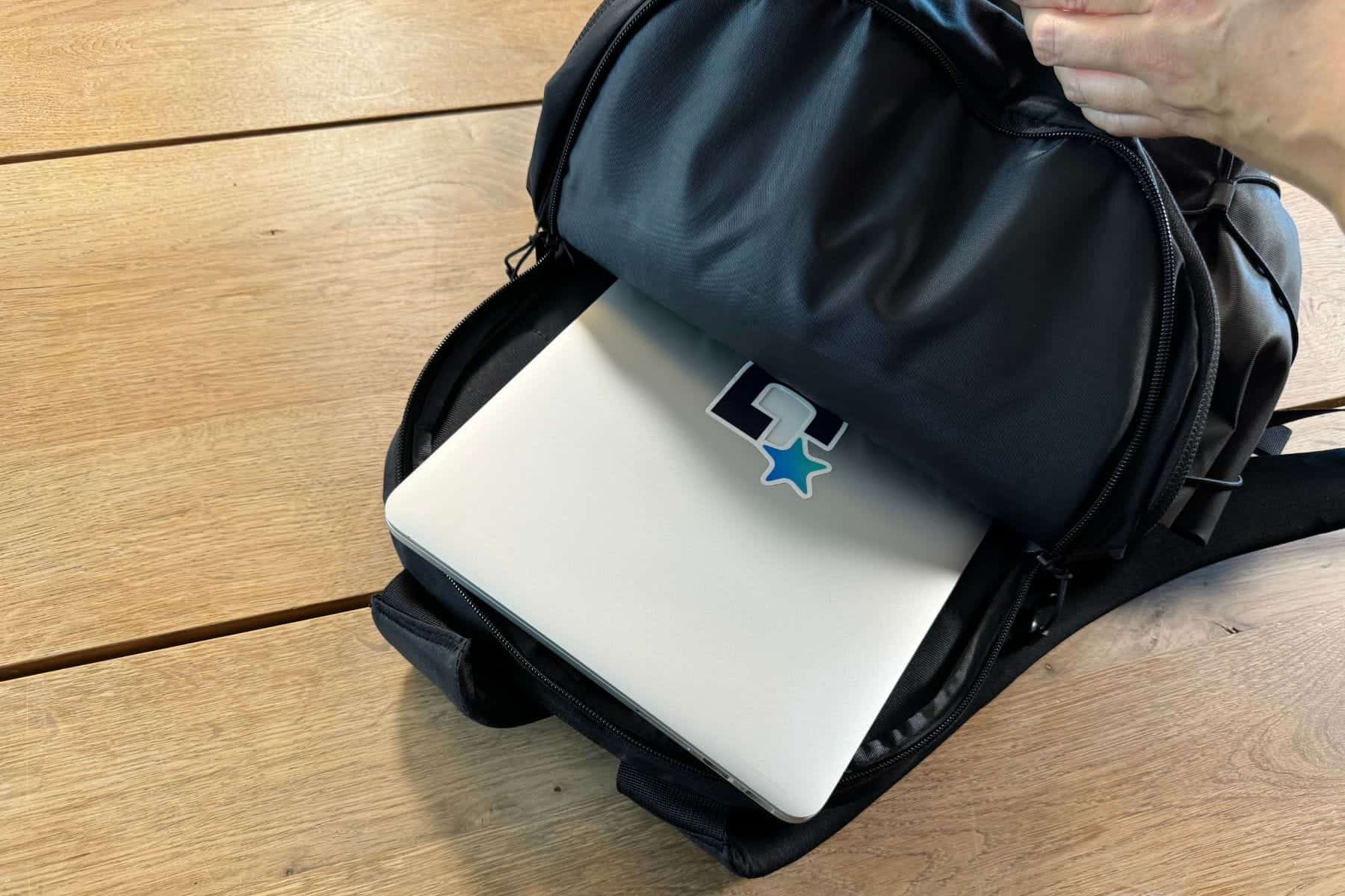 north-face-borealis-laptop-sleeve