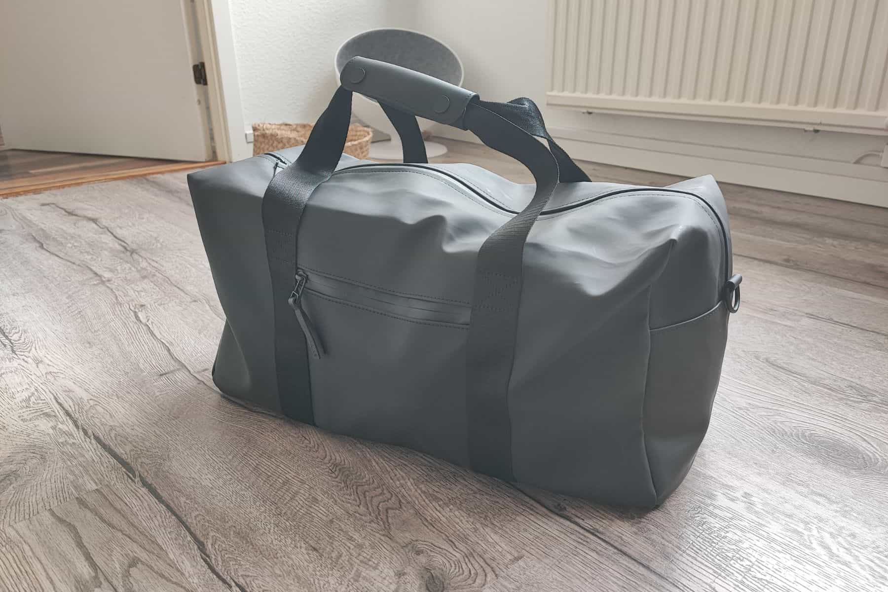 Rains Trail Gym Bag 27l On Floor