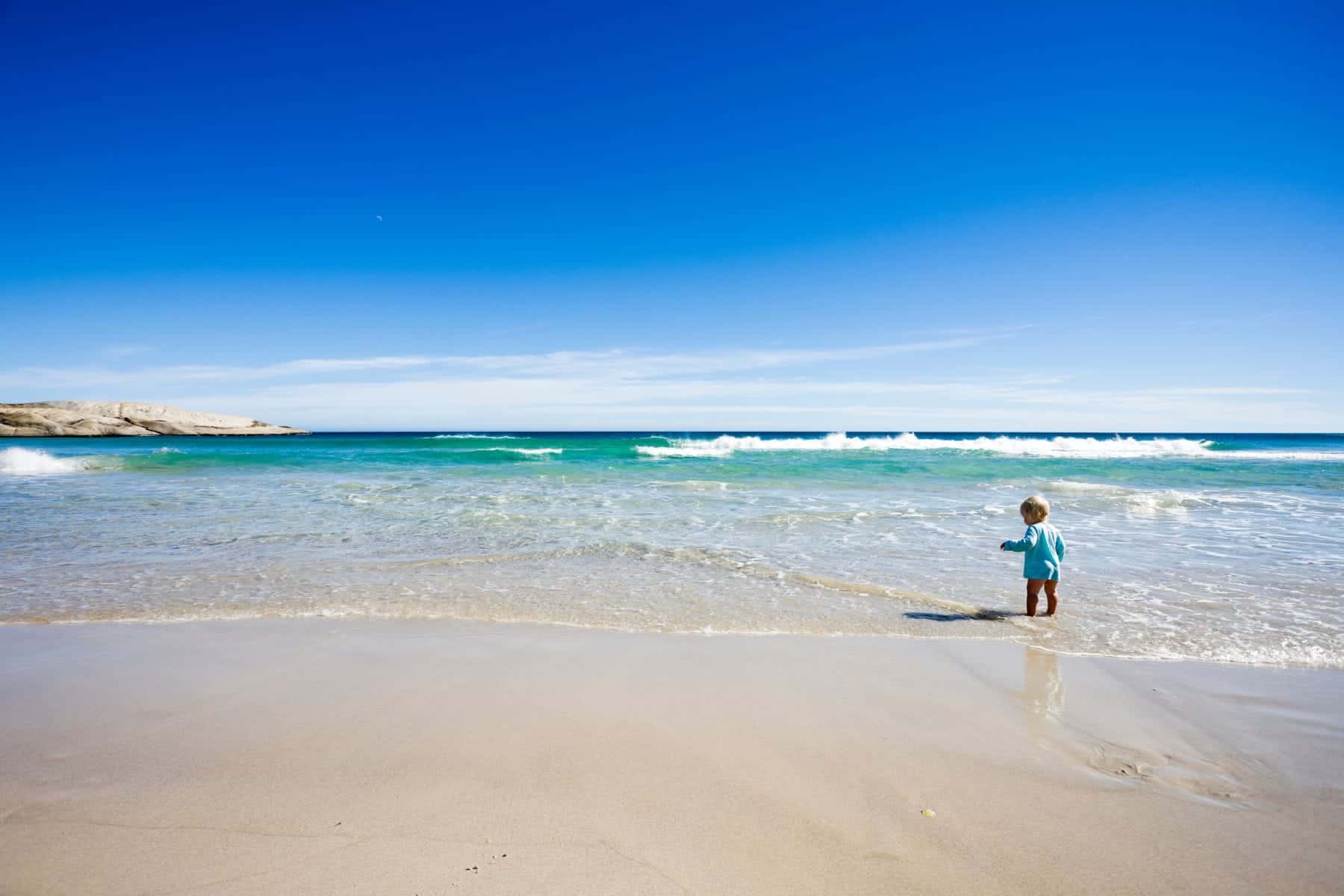 tips-for-taking-baby-to-the-beach-right-beach