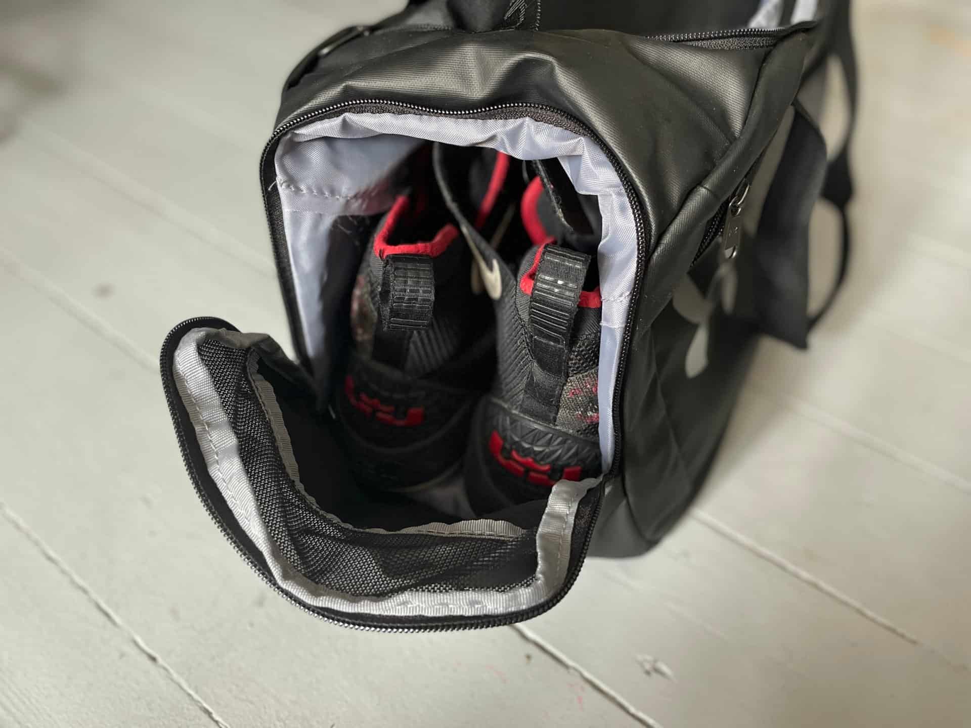 Under Armour Undeniable 4.0 6