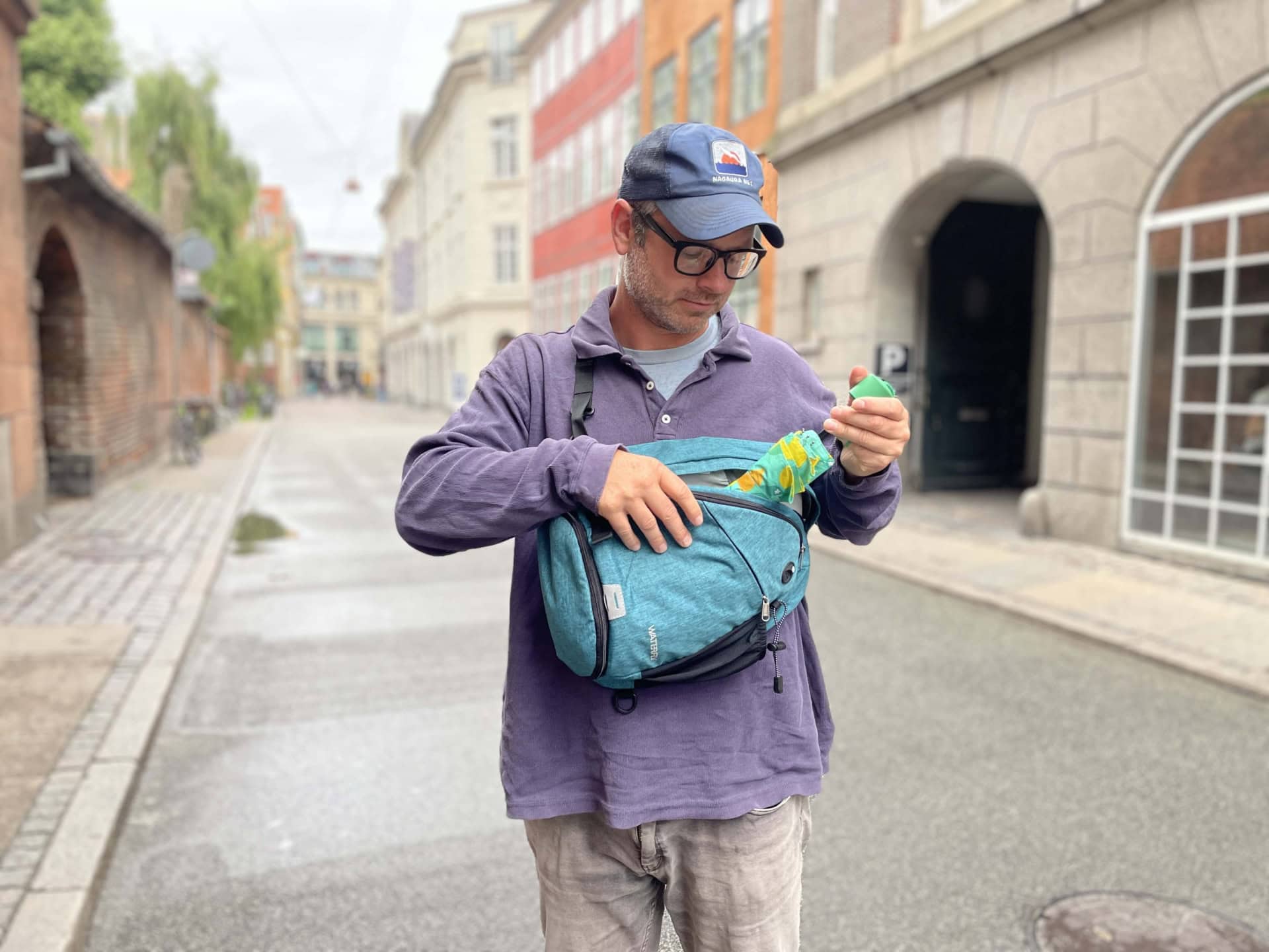 Waterfly-sling-bag-21